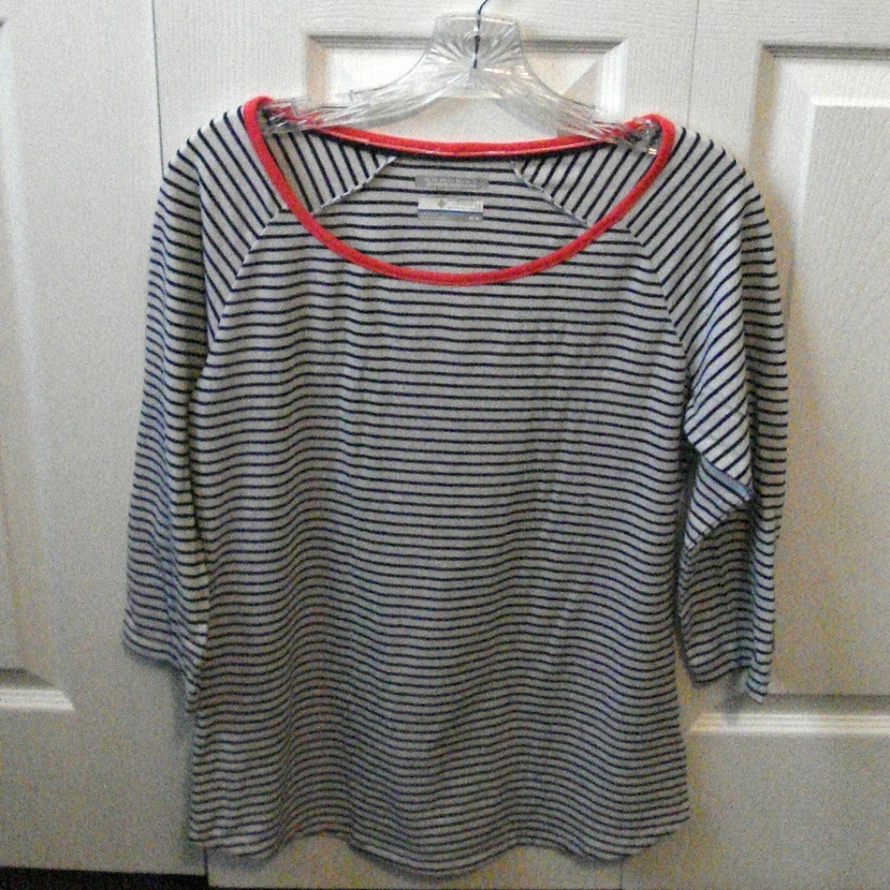 Columbia Ladies Medium Omni Wick Navy Striped Top